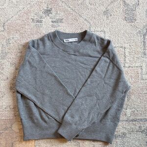 Zara Men's Classic Gray Crewneck Sweater